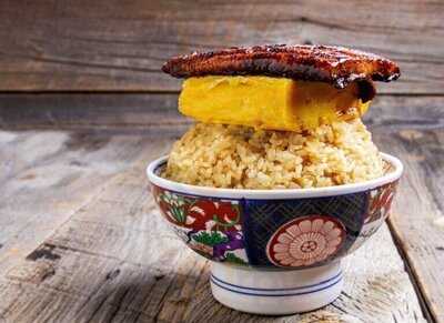 うなぎの蒲の穂焼 牛タン 焼鳥 馬刺し いづも 大阪福島