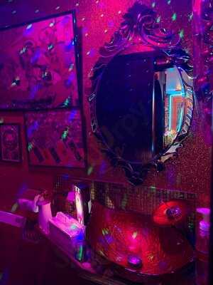 Bar “menhera Of Wall”