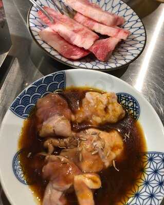 大衆焼肉ホルモン にくさわ 本店