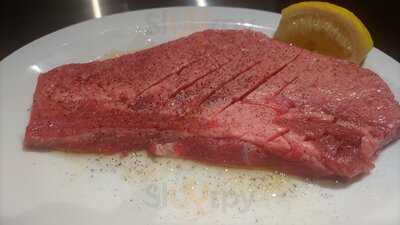 大衆焼肉ホルモン にくさわ 本店