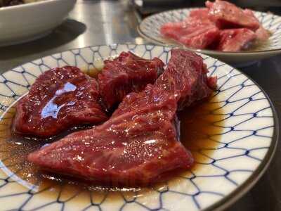 大衆焼肉ホルモン にくさわ 本店