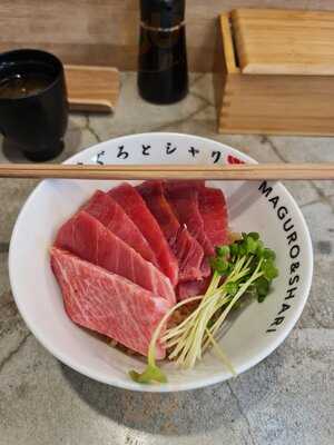 まぐろとシャリ