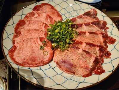 和牛・焼肉・ホルモン 三吉本店