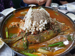 장흥폭포수식당