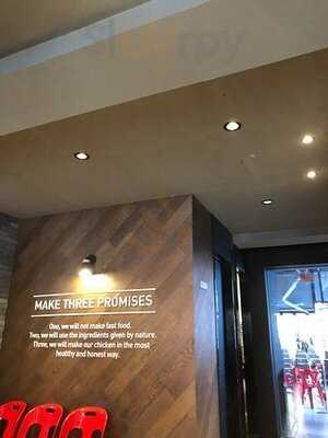 교촌치킨 홍대점