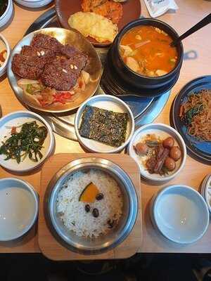 왕비집 명동 본점