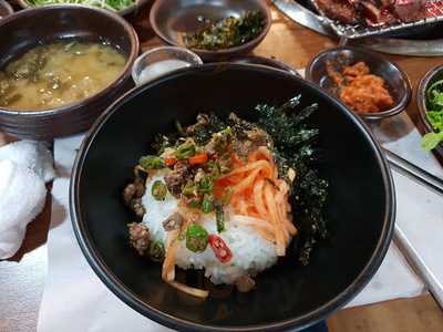 명동돼지한마리