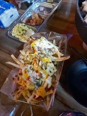 제임스치즈등갈비 홍대역8번출구점