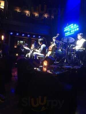 원스인어블루문