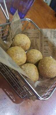 Bhc치킨 명동본점