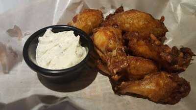 샘라이언스 스포츠 바 & 그릴