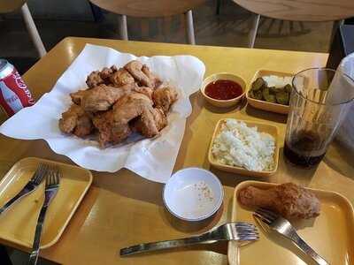 깐부치킨 신사역점