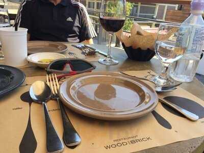 우드앤브릭 종각점