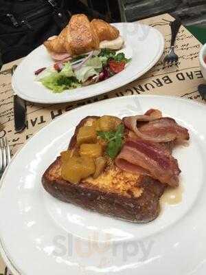 우드앤브릭 종각점