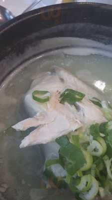 청송약수삼계탕