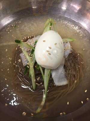 육쌈냉면 홍대점