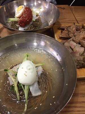 육쌈냉면 홍대점