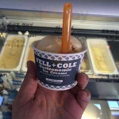 Fell + Cole 홍대본점