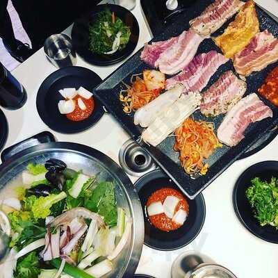 팔색 삼겹살 동대문점