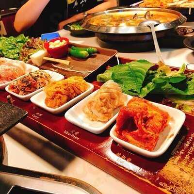 팔색 삼겹살 동대문점