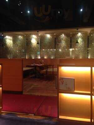 사월에 보리밥 강남점