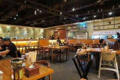 사월에 보리밥 강남점