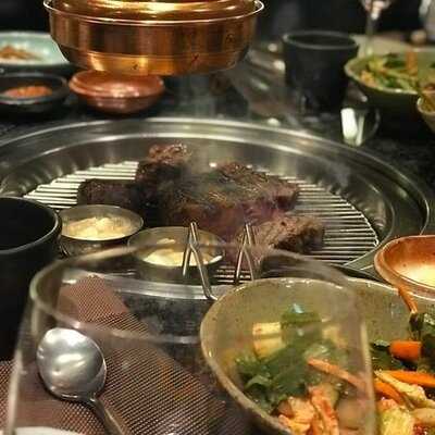 투뿔 등심 논현2호점