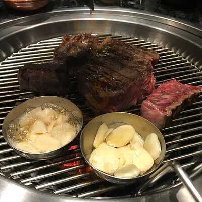 투뿔 등심 논현2호점