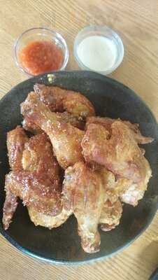 누나홀닭 홍대점