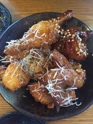 누나홀닭 홍대점