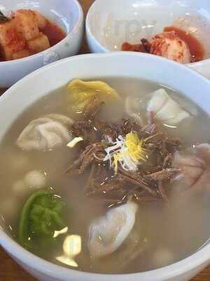 자하손만두 본점