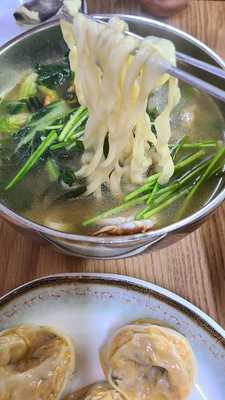 신촌얼큰이칼국수 두류점