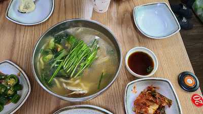 신촌얼큰이칼국수 두류점