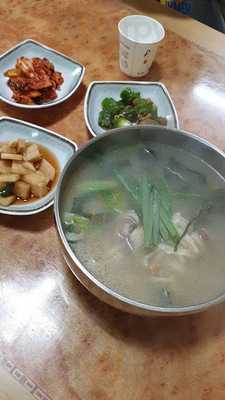 신촌얼큰이칼국수 두류점