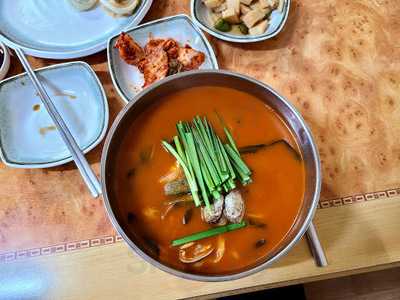 신촌얼큰이칼국수 두류점