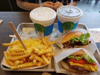 쉐이크쉑 청담점