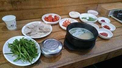 부산 돼지국밥&수육