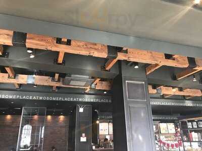 투썸플레이스 신촌점