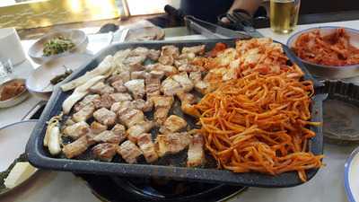 자연석생삼겹살