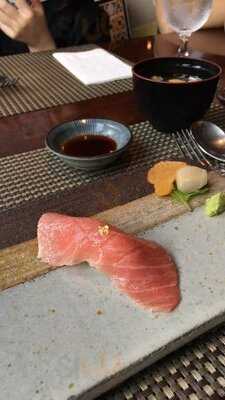 타니 넥스트도어