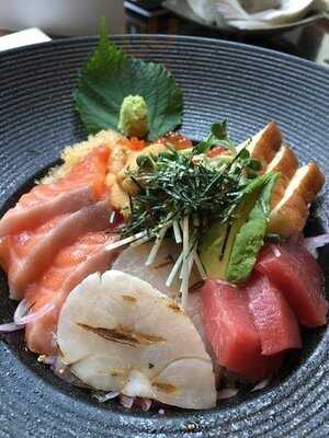 타니 넥스트도어