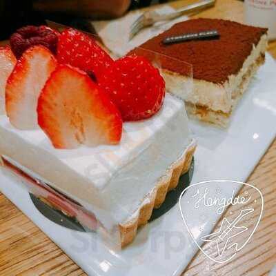 투썸플레이스 홍대점