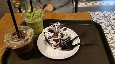 투썸플레이스 홍대점