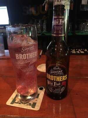 멀로니스 펍 & 그릴