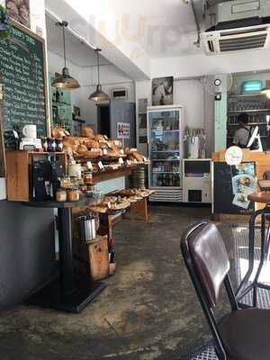 더 베이커스 테이블