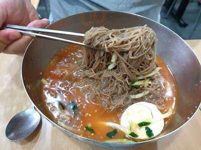 동아냉면 이태원점