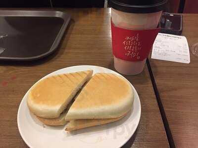 할리스커피 충무로역점