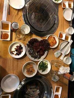 투뿔 한우 전문점