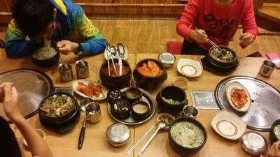 우촌 돌솥 설렁탕