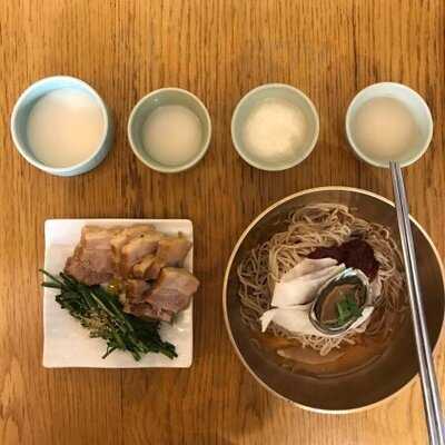 잘빠진메밀 익선동점